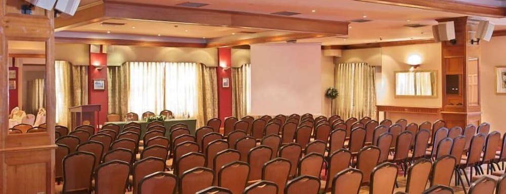 Falls Hotel & Spa Енністімон Екстер'єр фото